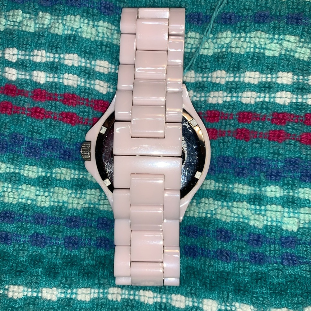 Watch - Picture 2 of 3